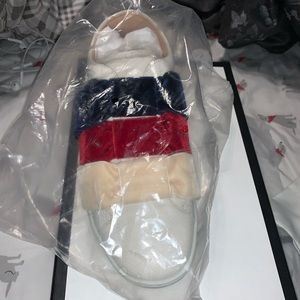 Women’s Gucci sneakers